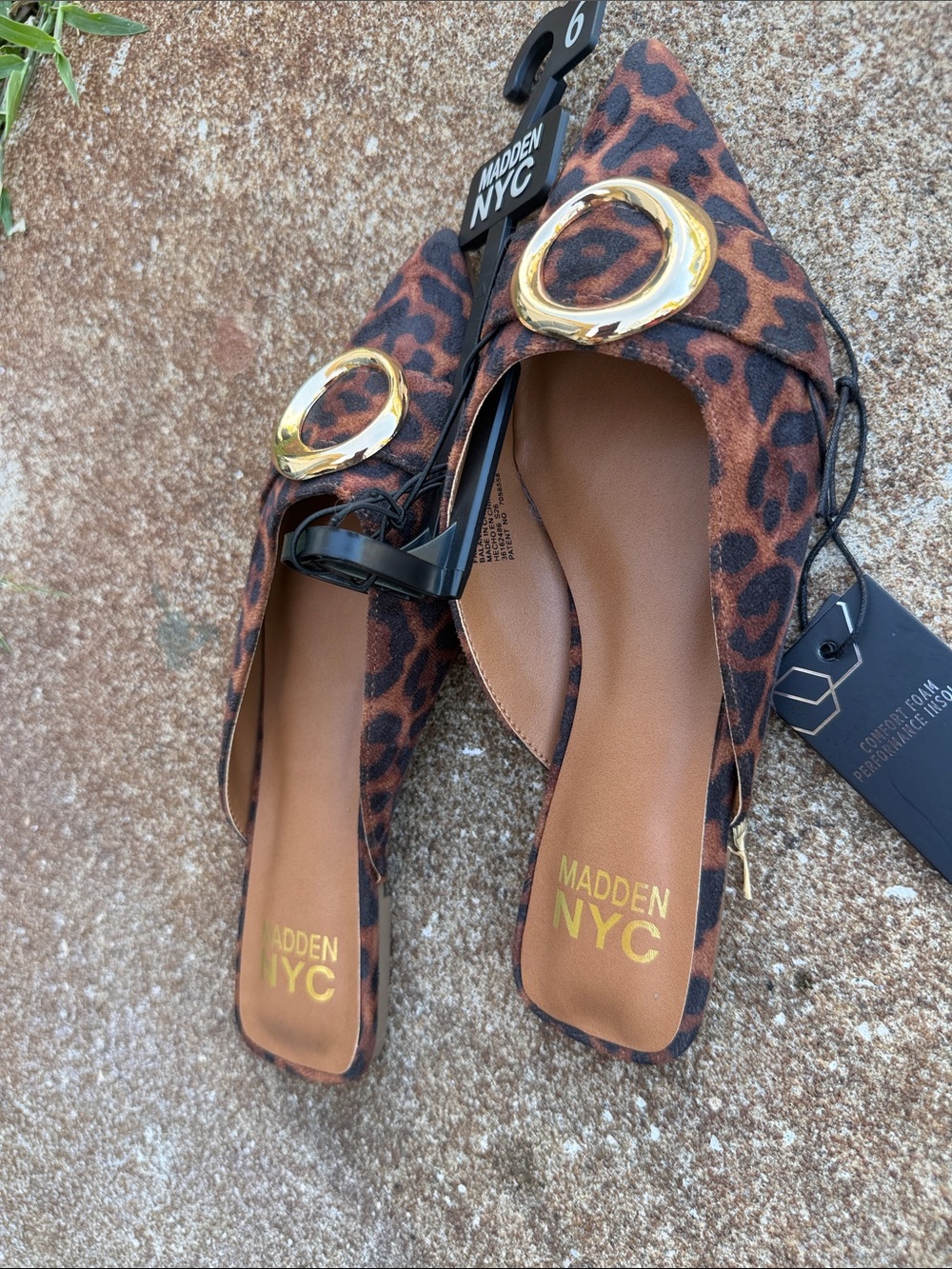 Madden NYC Leopard Print Pointed Toe Flats with Gold Ring. Size 6 NWT - Picture 6 of 7